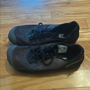 Merrell Black Gray Barefoot minimal sneakers. Lightweight.Size 7.5. Worn twice.